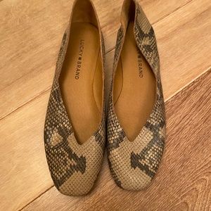 Snake skin look alike sandals by Lucky brand size 6 1/2